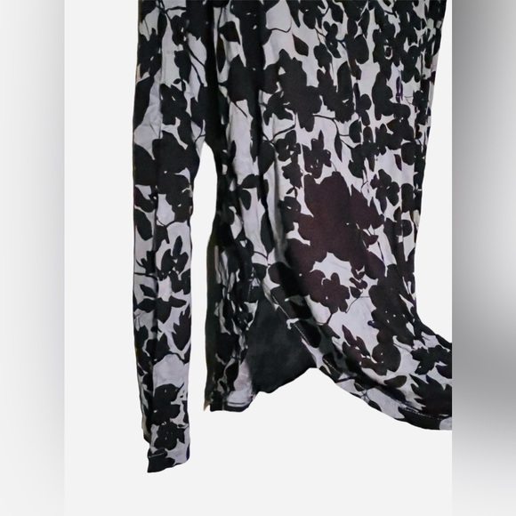 H&M Blue Silky Soft Long Sleeve Botanical Print Side Slit Blouse - Picture 3 of 5